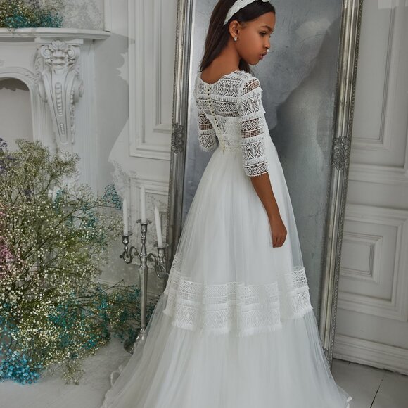 Tulle communion dress with matte macramé lace - Picture 4 of 6